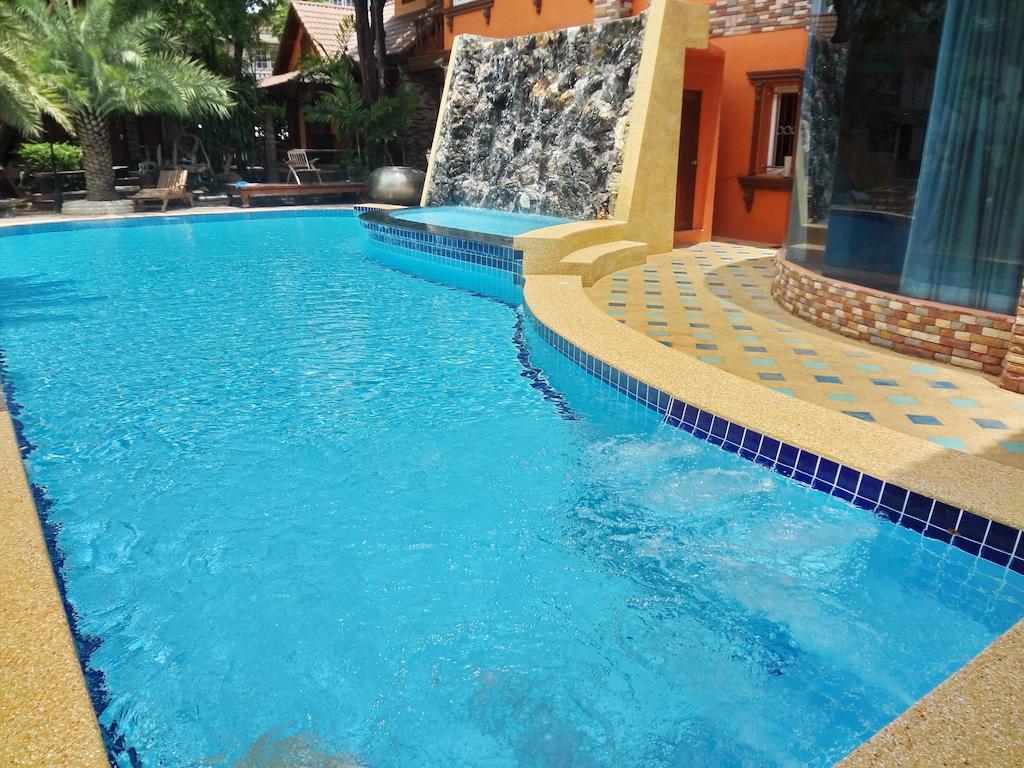 Khunsri Resort Art Boutique Hotel Pattaya Esterno foto