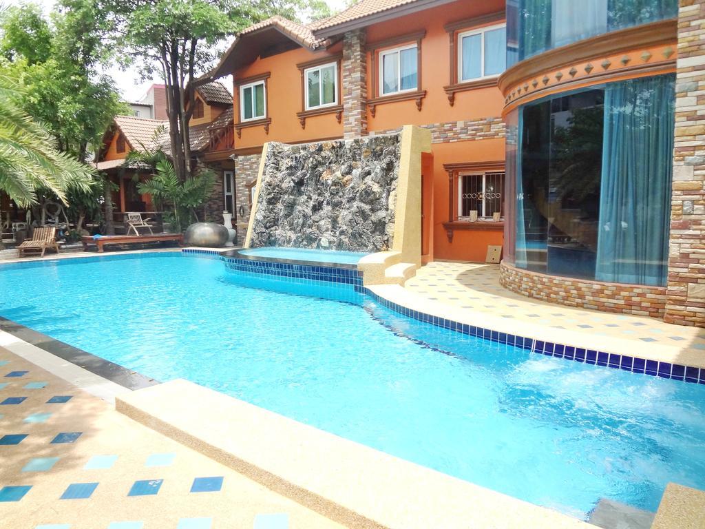 Khunsri Resort Art Boutique Hotel Pattaya Esterno foto
