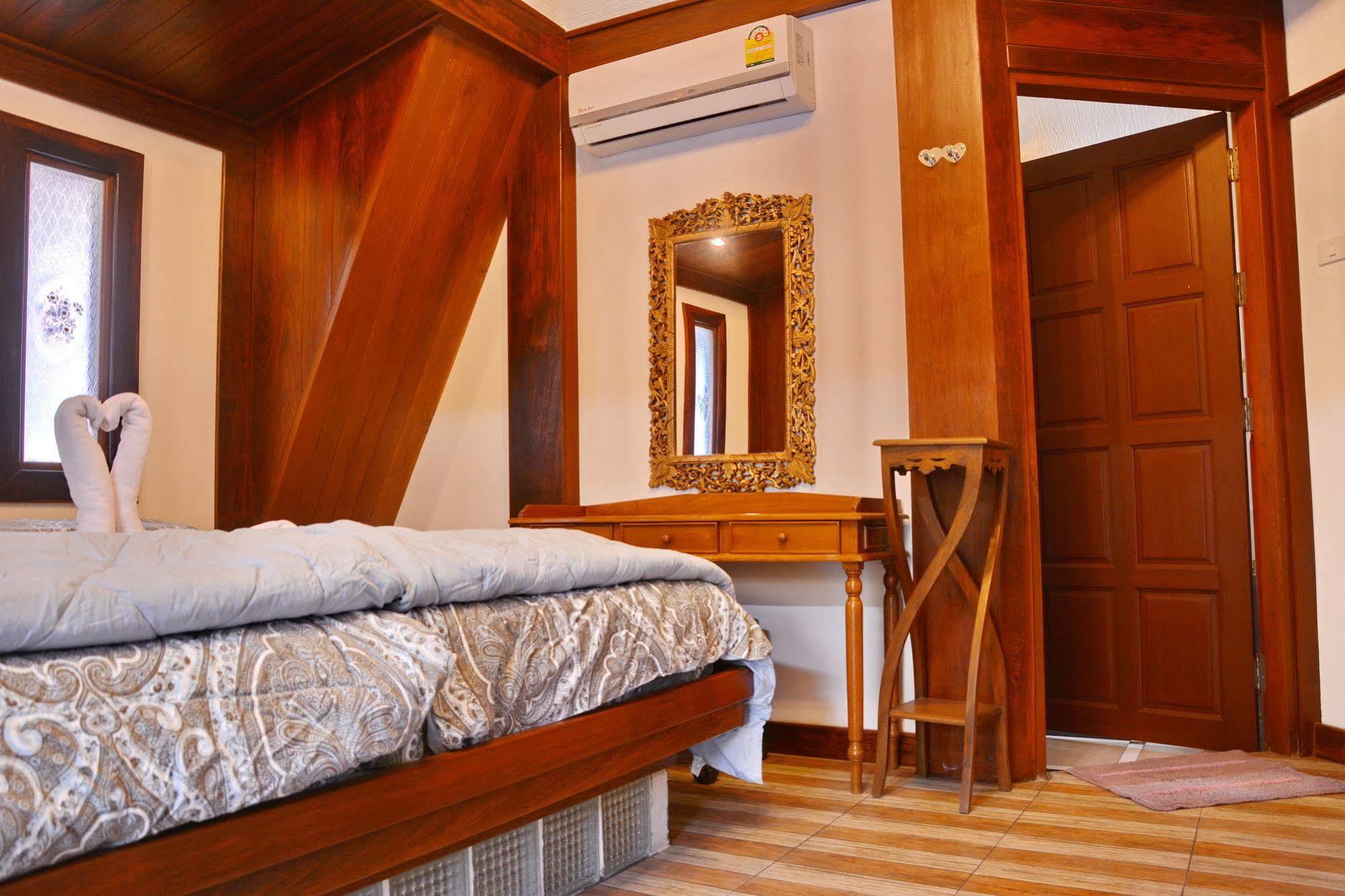 Khunsri Resort Art Boutique Hotel Pattaya Esterno foto