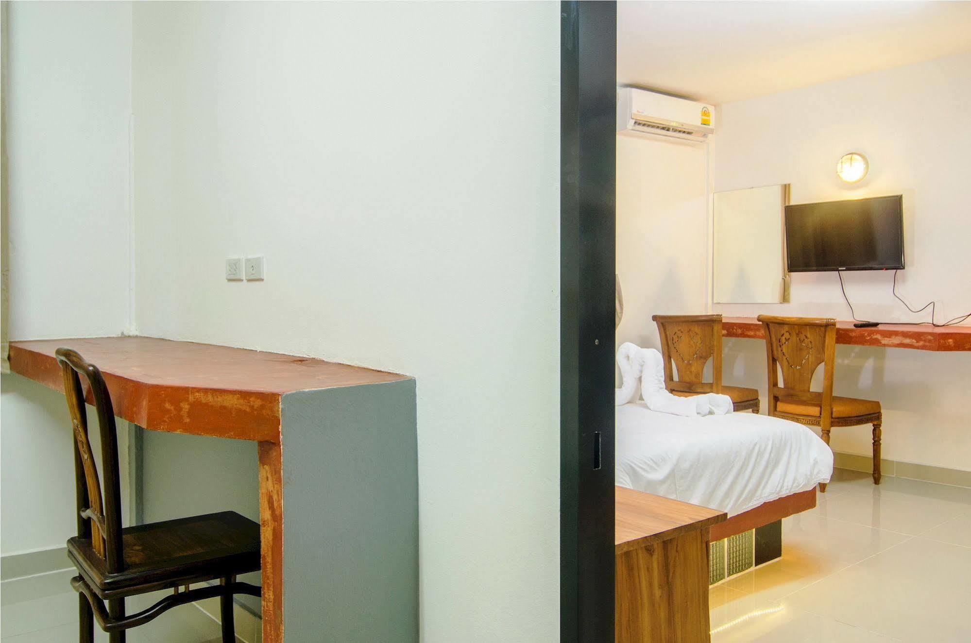 Khunsri Resort Art Boutique Hotel Pattaya Esterno foto