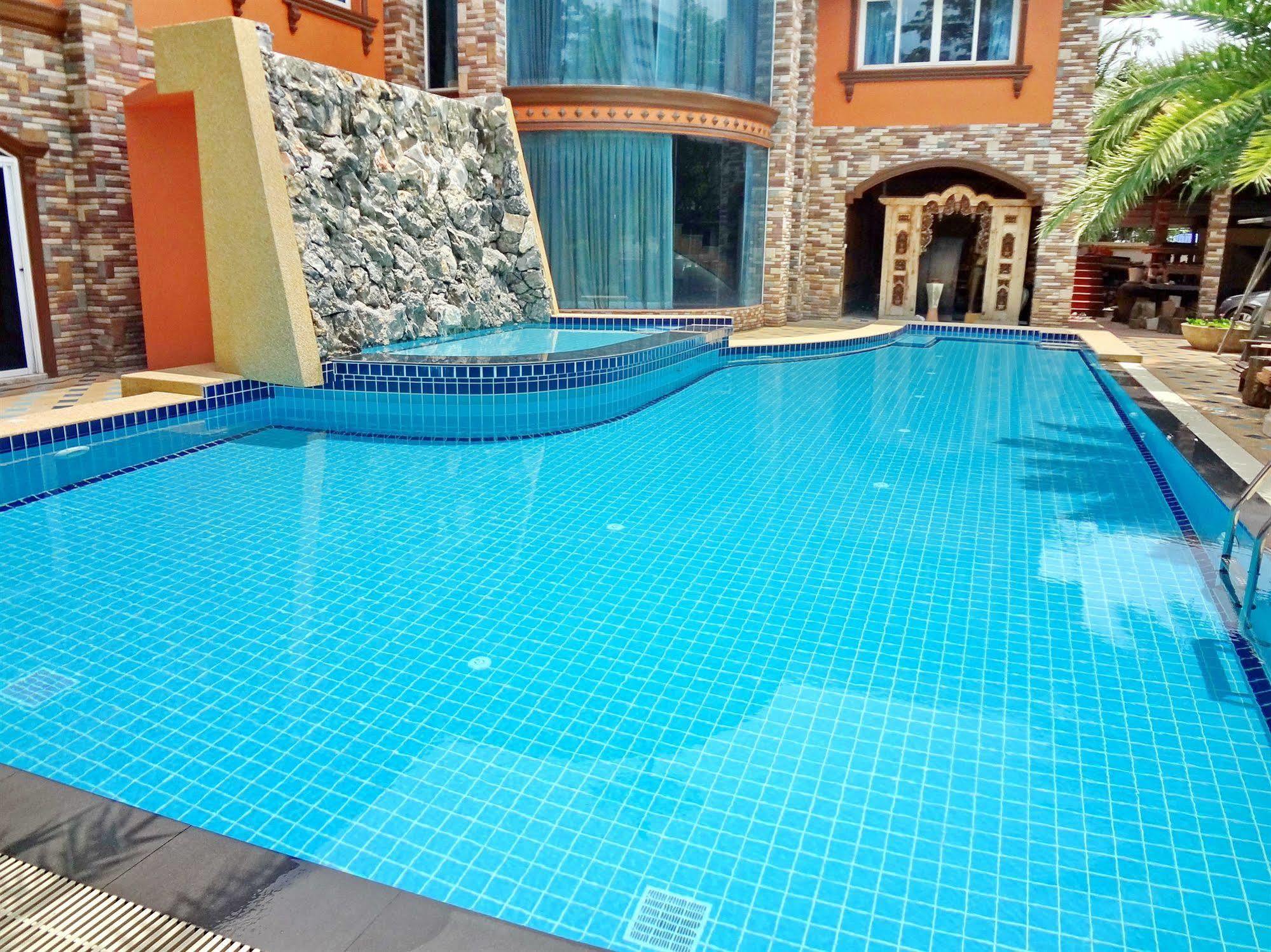 Khunsri Resort Art Boutique Hotel Pattaya Esterno foto